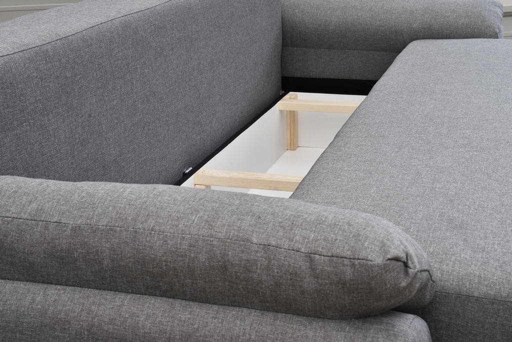 Sofa tapicerowana rozkładana z poduchami Ganaco