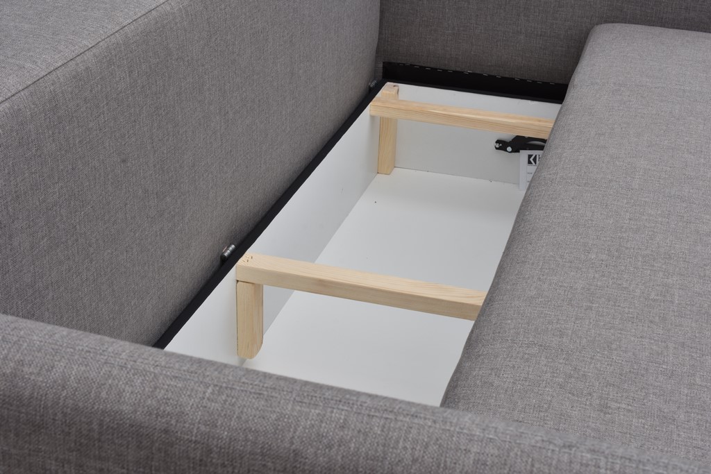 Sofa tapicerowana rozkładana z poduchami Cavra