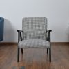 Fotel tapicerowany Kultowy Vintage PL Lata 70 czarno-biała pepitka – wytrzymała tkanina Amore