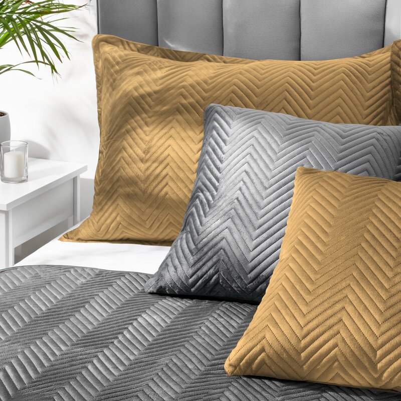 Poszewka velvet miodowa 50 x 70 cm – doda przytulności
