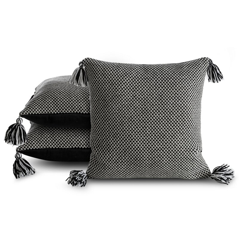 POSZEWKA EMERA 45 X 45 CM CZARNY