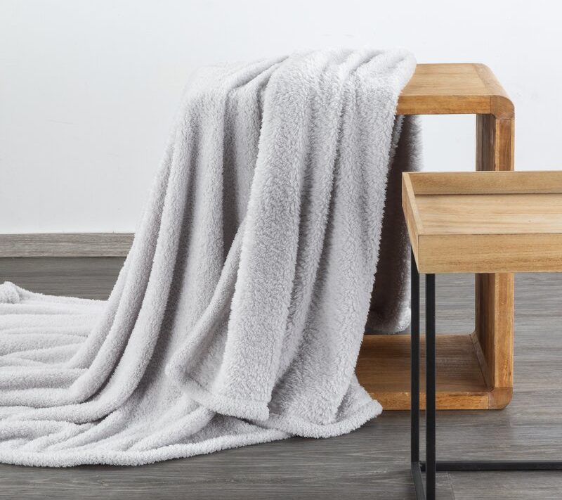 Koc flanelowy Lori srebrny 170 x 210 cm – otula miękkością
