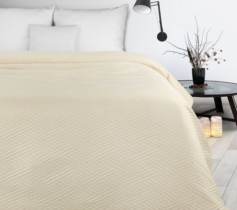 Narzuta Boni kremowa 200 x 220 cm – dodaje wnętrzu charakteru