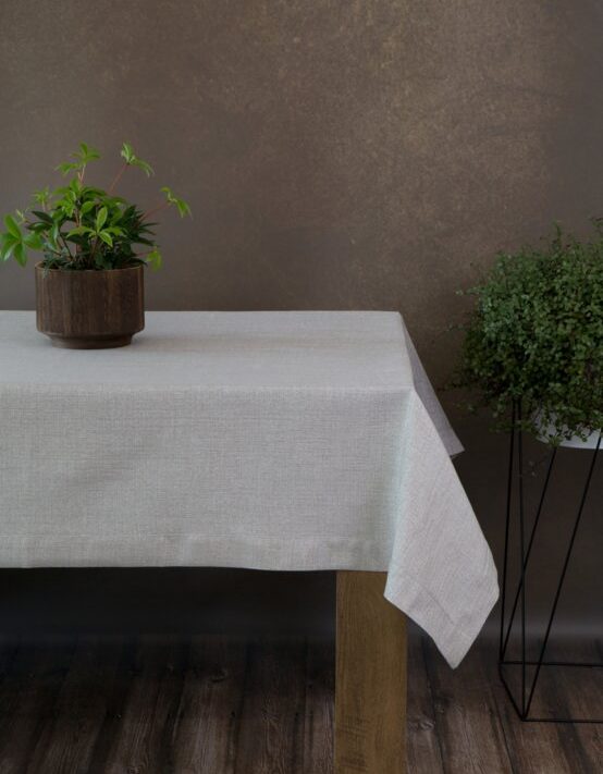 Obrus błyszczący Stella 2 srebrny 145 x 350 cm – dodaje blasku wnętrzu