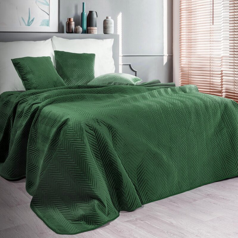 Narzuta velvet ciemnozielona 230 x 260 cm – doda przytulności