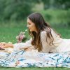 Koc piknikowy biały 130 x 145 cm – idealny na piknik