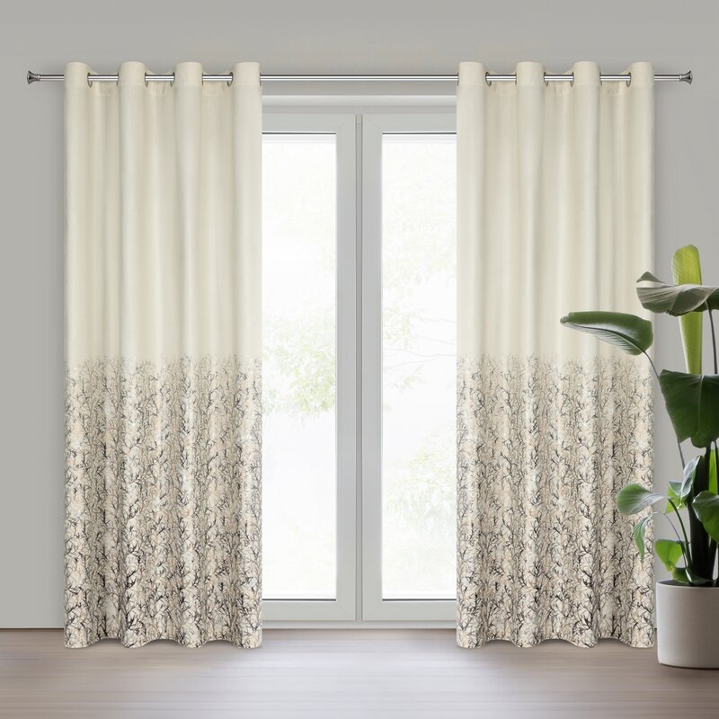 Zasłona gotowa Tori kremowa 140 x 250 cm – zaciemniająca i stylowa