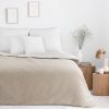 Koc Laris beżowy 130 x 170 cm – z błyszczącą nicią
