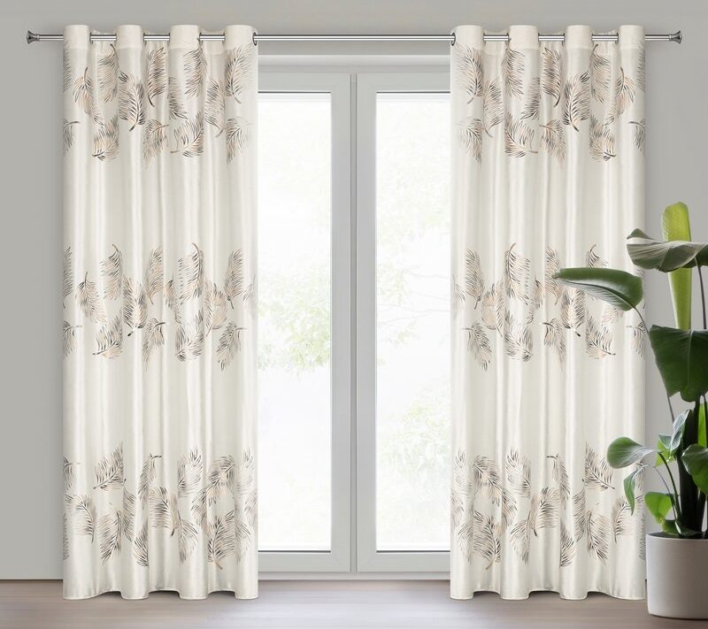 Zasłona gotowa Idalia kremowa 140 x 250 cm – zaciemnia i zdobi