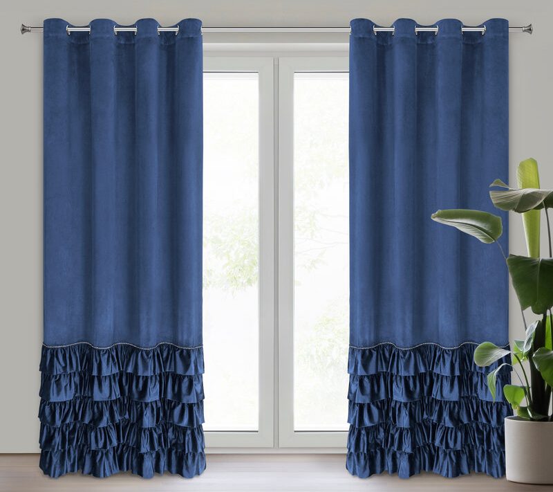 Zasłona gotowa Carli granatowa 140 x 250 cm – doda elegancji