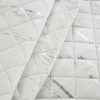 Narzuta D91 BLINK biała 220 x 240 cm – stylowa dekoracja łóżka
