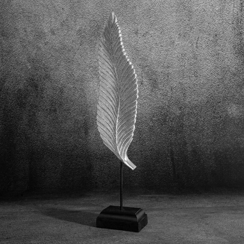 Figurka ceramiczna Eldo srebrna 12 x 8 x 55 cm – dodaje blasku wnętrzu