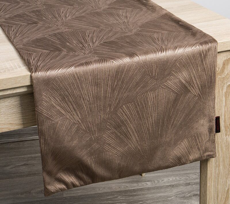 Bieżnik welwetowy Pierre Cardin brązowy 40 x 140 cm – doda blasku stołowi