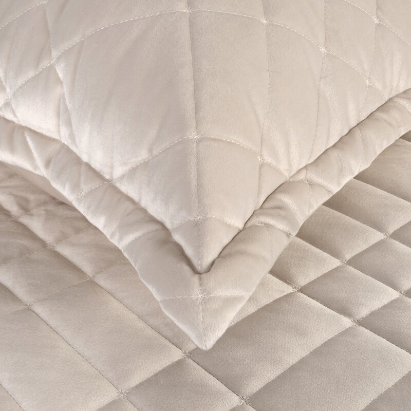 Narzuta velvet ria6 kremowa 200 x 220 cm – otula miękkością