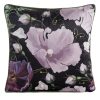 Poszewka velvet z kwiatami czarna 45 X 45 cm – doda przytulności