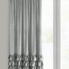Zasłona gotowa Carli srebrna 140 x 250 cm – doda blasku wnętrzu