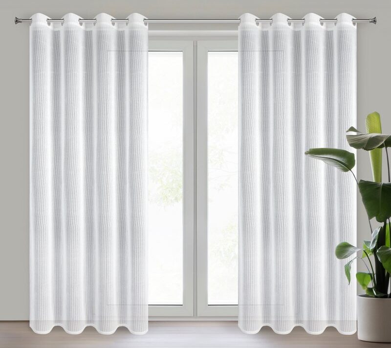 Firana gotowa biała 140 x 250 cm – rozjaśnia wnętrze