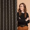 Zasłona gotowa Semi czarna 140 X 250 cm – zapewnia prywatność
