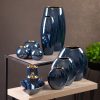 Kula ceramiczna AMORA1 granatowa 9 x 9 cm – dodaje blasku wnętrzu