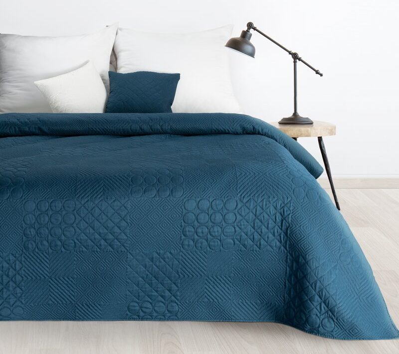 Narzuta microfibra granatowa 170 x 210 cm – dodaje elegancji sypialni