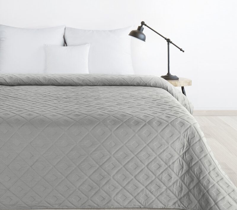 Narzuta Alara6 srebrna 170 x 210 cm – subtelny blask sypialni