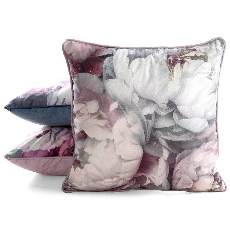 Poszewka velvet różowa 45 x 45 cm – wprowadza romantyczny nastrój
