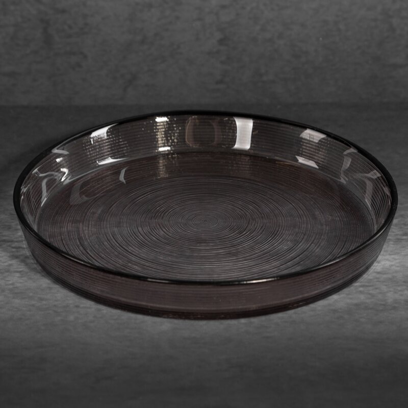 Patera szklana Lea czarna fi 16 x 2 cm – eksponuje detale