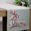Obrus gobelinowy z magnolią popielaty 40x100 cm – doda uroku Twojemu stołowi