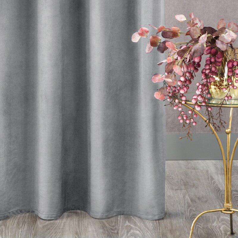 Zasłona gotowa welwet Rosa srebrna 135 x 300 cm – zaciemniająca i stylowa