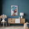 Obraz ręcznie malowany z motywem kobiety szary 80 X 120 cm – dodaje artystycznego charakteru