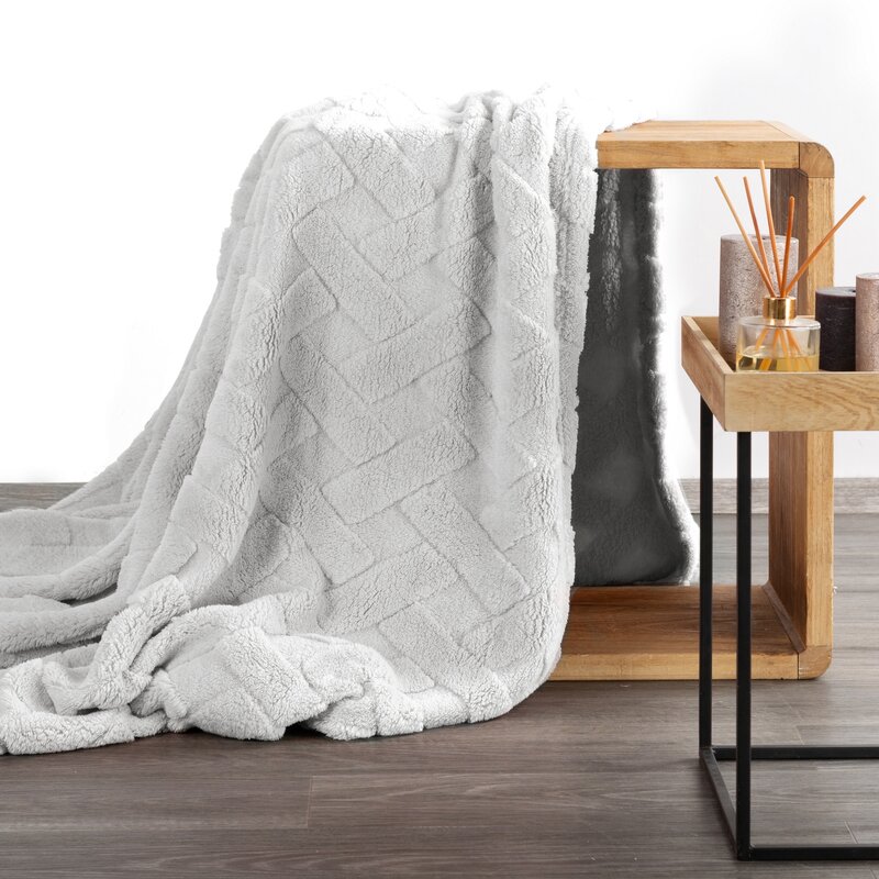 Koc flanelowy Caro srebrny 150 x 200 cm – miękki i puszysty