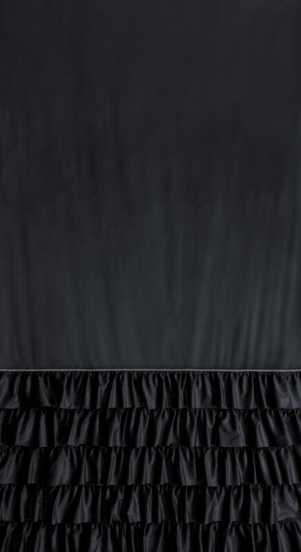 Zasłona gotowa Carli czarna 140 X 250 cm – welwetowa z falbanami