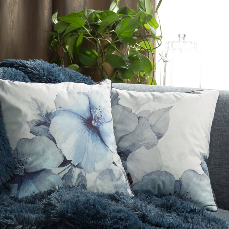 Poszewka Velvet błękitna 45 x 45 cm – wprowadza spokój