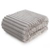 Koc flano D91 beżowy 170 x 210 cm – ciepły i miękki
