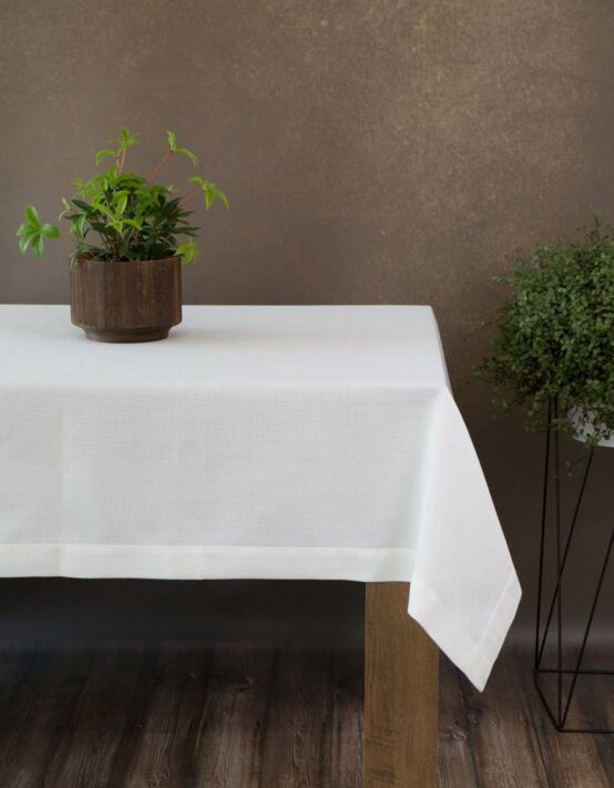 Obrus Stella 2 biały 145 x 300 cm – idealny na stół
