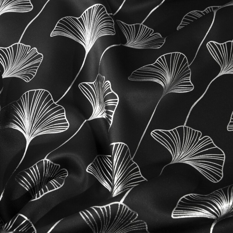 Zasłona gotowa czarna 135 x 250 cm – zaciemnia pomieszczenie