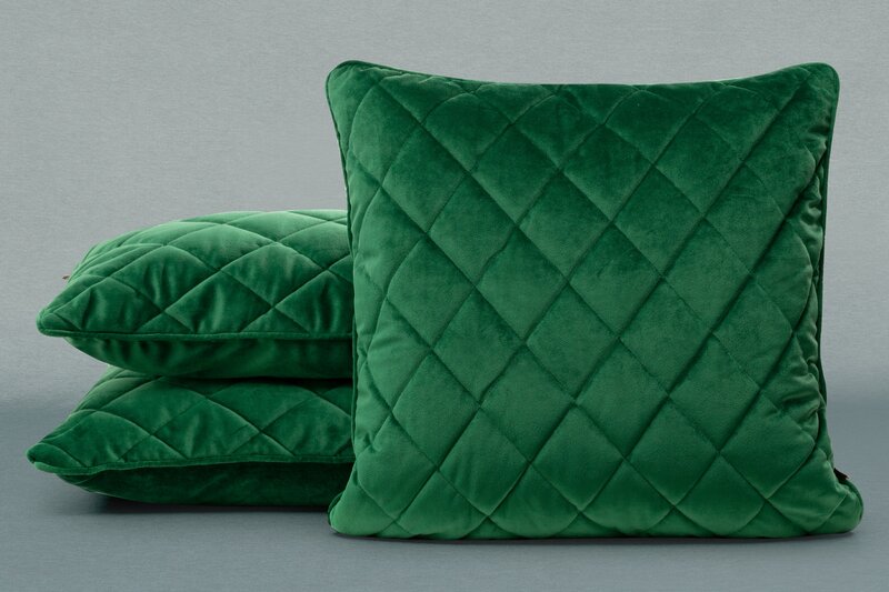 Poszewka velvet ciemnozielona 50 x 50 cm – dodatek do wnętrz