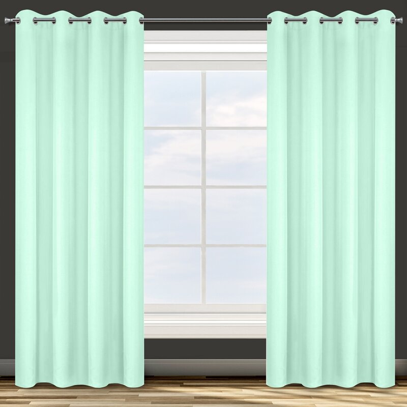 Zasłona gotowa Adore jasnomiętowa 140 x 250 cm – wprowadza harmonię