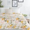 Koc flano Flora biały 150x200 cm – wprowadza romantyzm