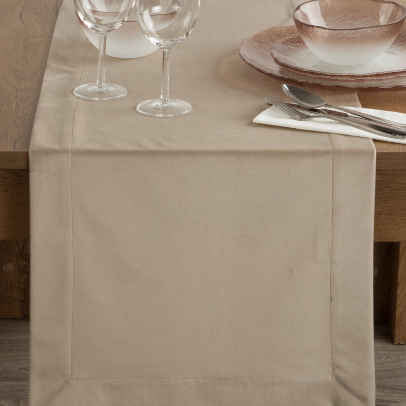 Bieżnik welwetowy Melinda beżowy 40 X 140 cm – miękki i przytulny