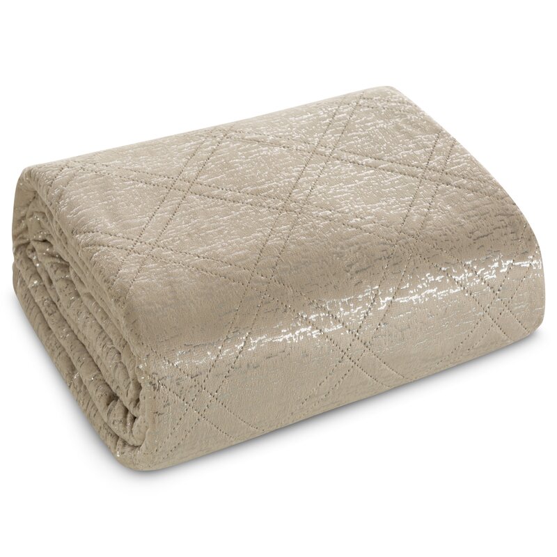 Narzuta Velvet beżowa 200 x 220 cm – dodaje przytulności