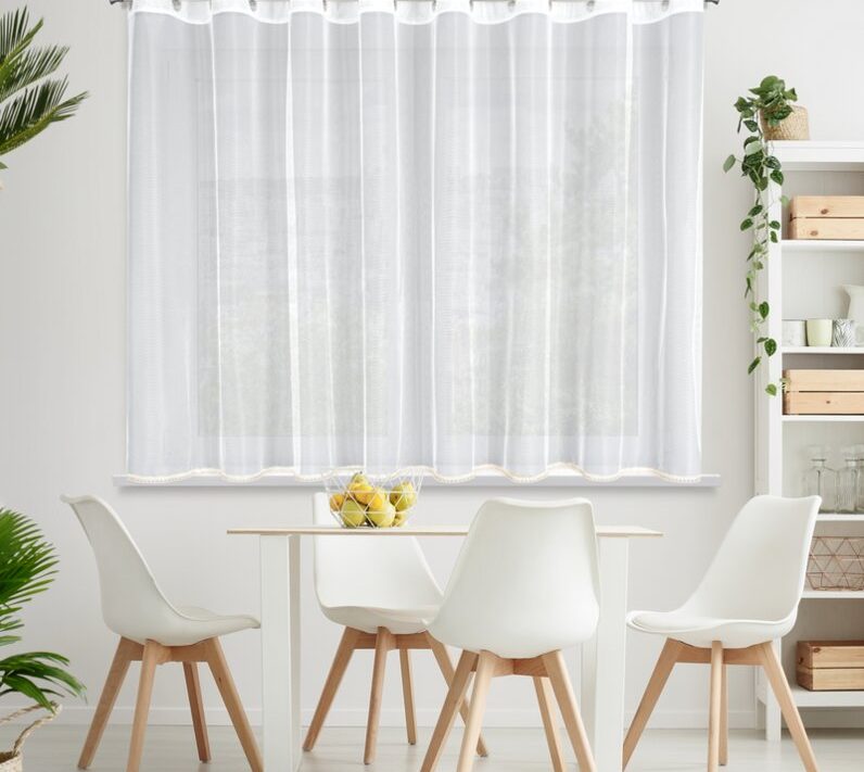 Zasłona gotowa Cassie biała 300 x 150 cm – subtelnie filtruje światło