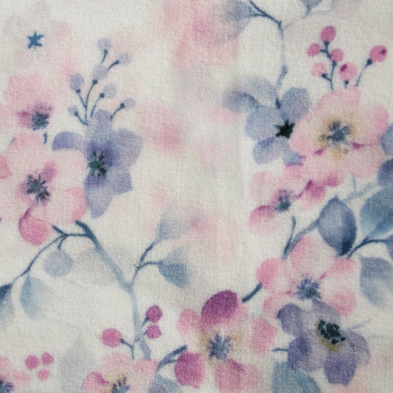 Koc flano Flora biały 150x200 cm – wprowadza romantyzm