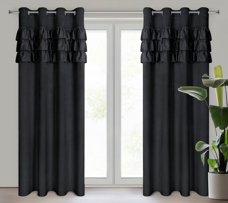 Zasłona gotowa Sami czarna 140 x 250 cm – dodaje elegancji wnętrzu