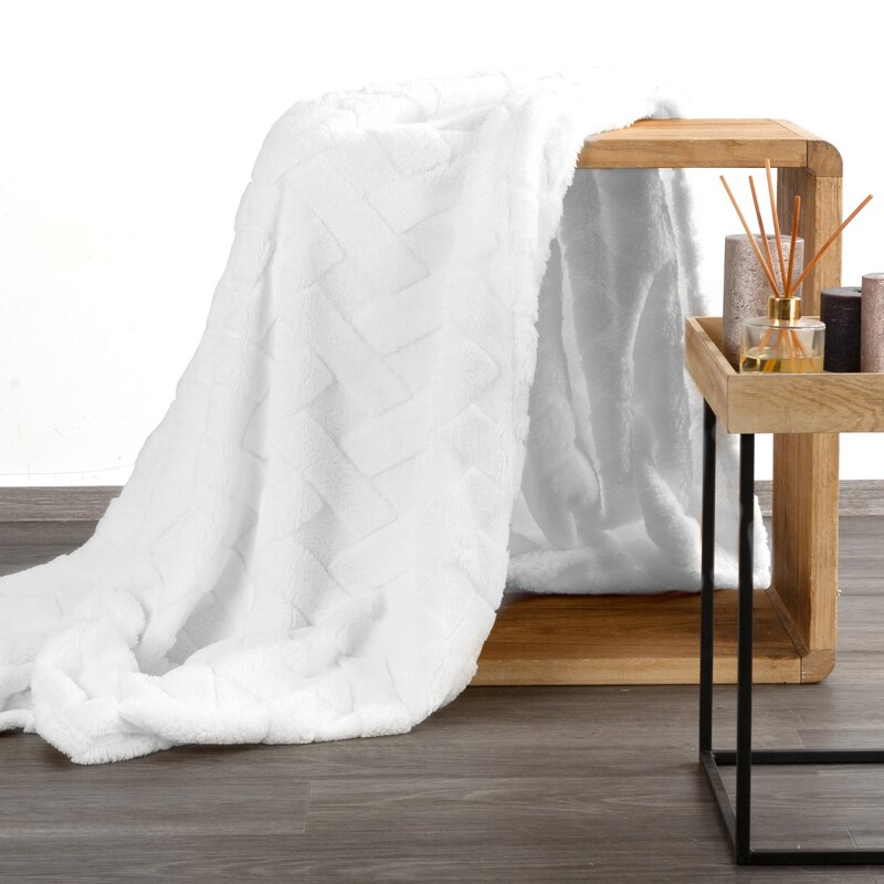 Koc D91 CARO biały 200 X 220 CM – puszysty i miękki