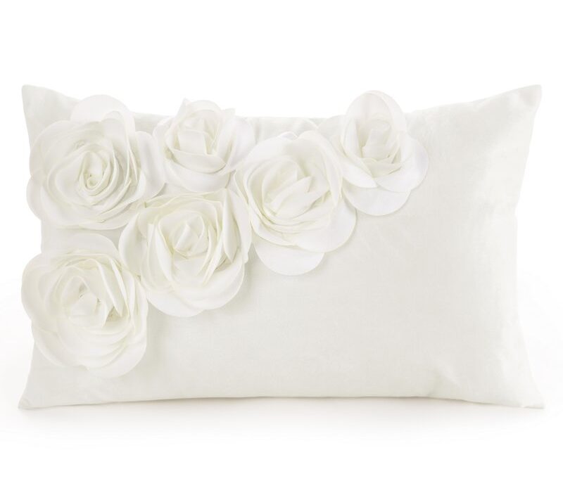 Poszewka Flores 1 kremowa 30 x 50 cm – dodaje przytulności