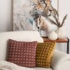 Poszewka velvet beżowa 45 x 45 cm – doda przytulności