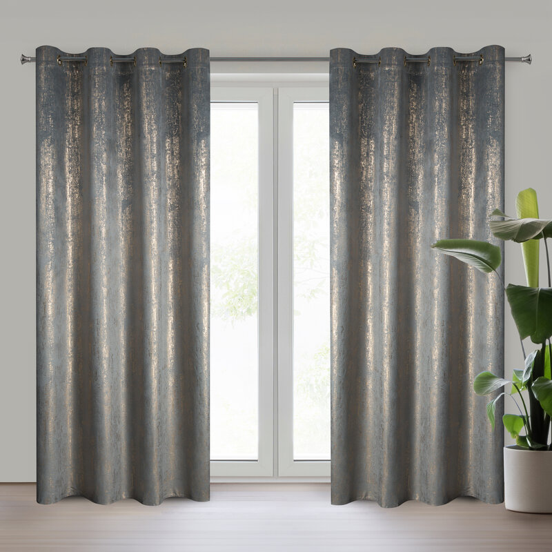 Zasłona gotowa Dara srebrna 140 x 250 cm – dodaje blasku wnętrzu