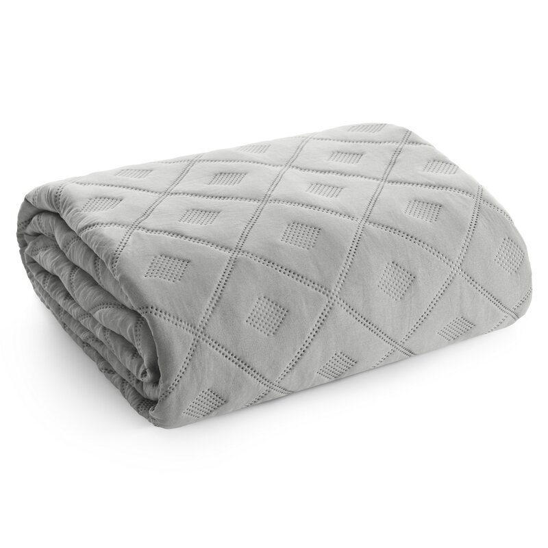 Narzuta Alara6 srebrna 200 x 220 cm – dodaje blasku sypialni
