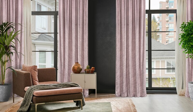 Zasłona gotowa Riva na taśmie różowa 140 X 270 cm – welwetowa miękkość